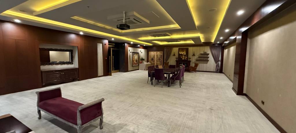 CONTINENTAL HOUSE SALONU